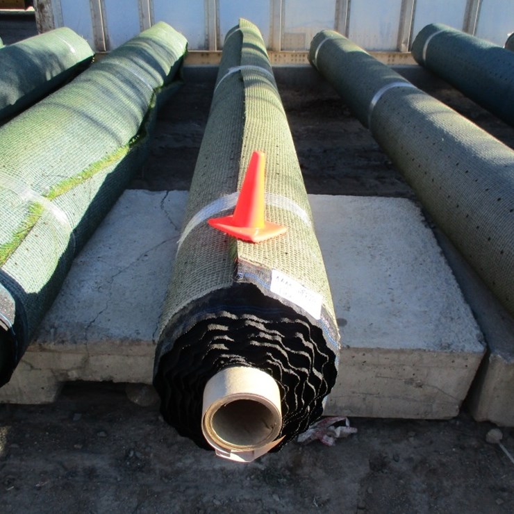 250Unused Roll Of Artificial Turf