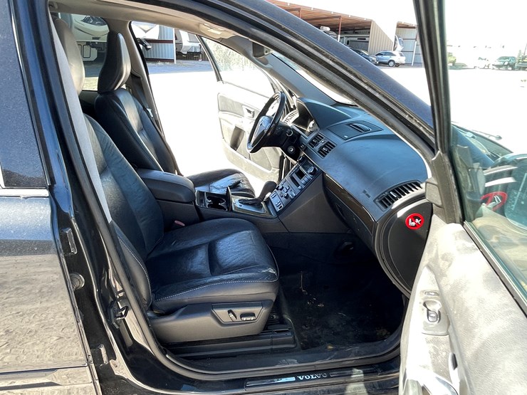 2010-volvo-xc90-image-74