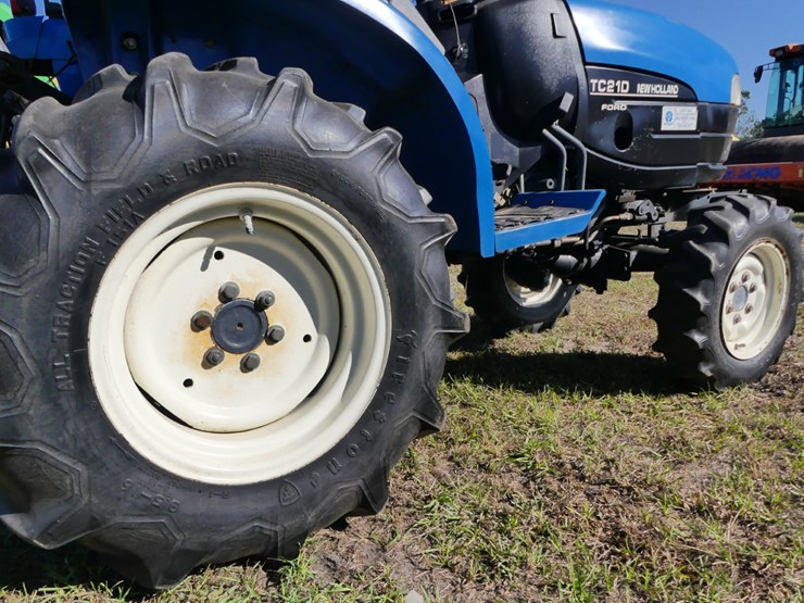 new-holland-tc21d-image-7