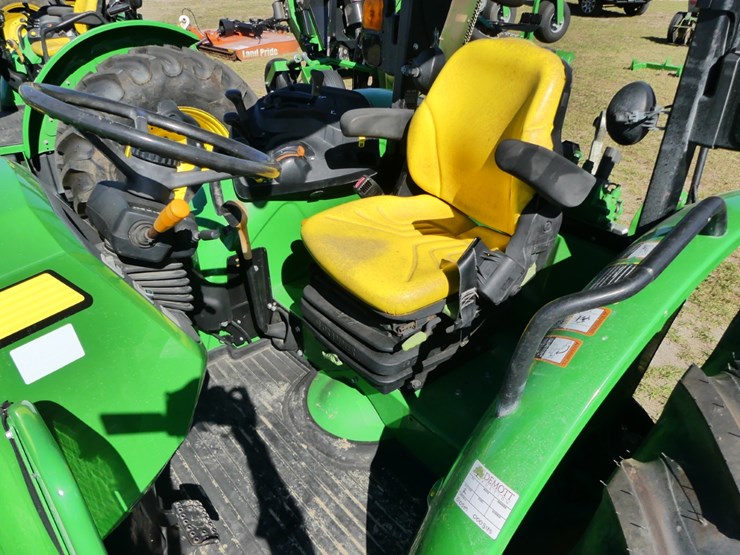 2023-john-deere-5105m-image-10