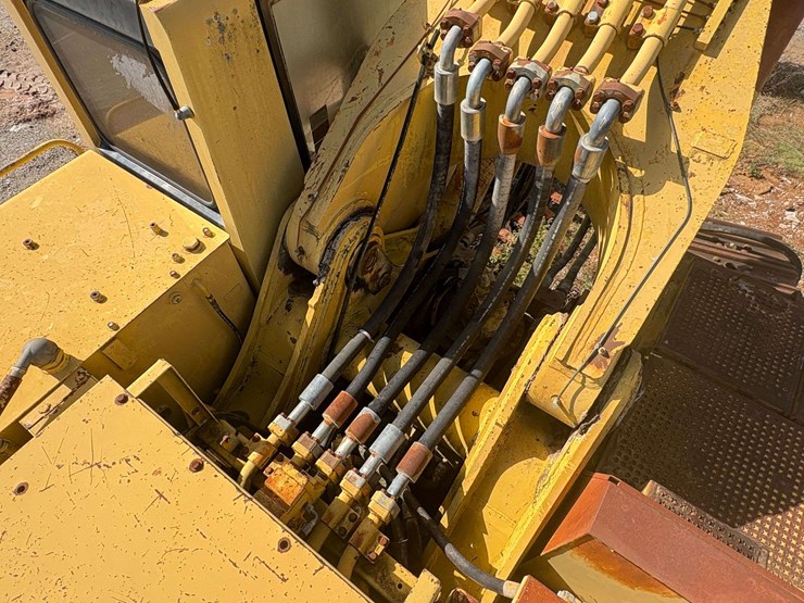 1998-caterpillar-375l-image-41