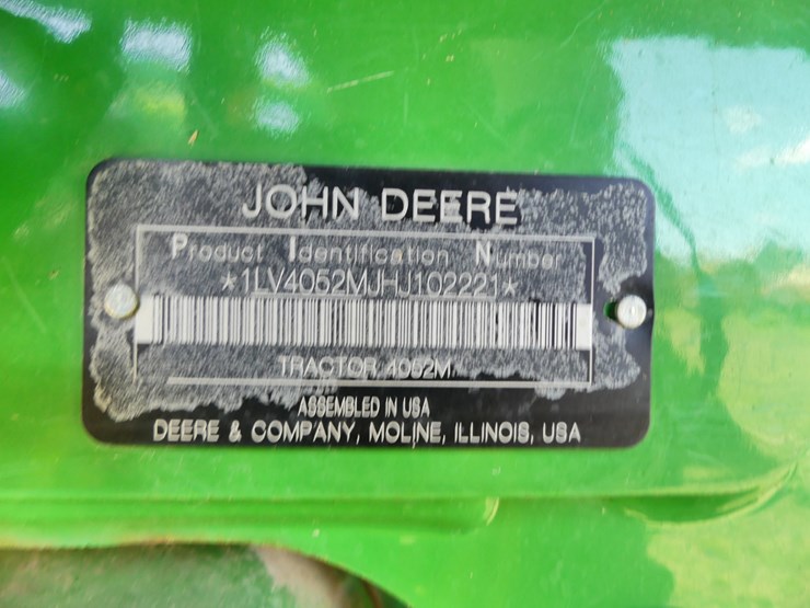 2018-john-deere-4052m-image-17