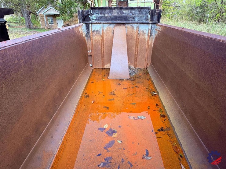 16'-dump-body-with-high-lift-gate-image-4