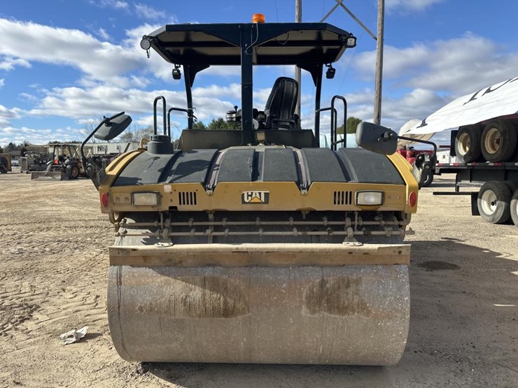 caterpillar-cb64b-image-4