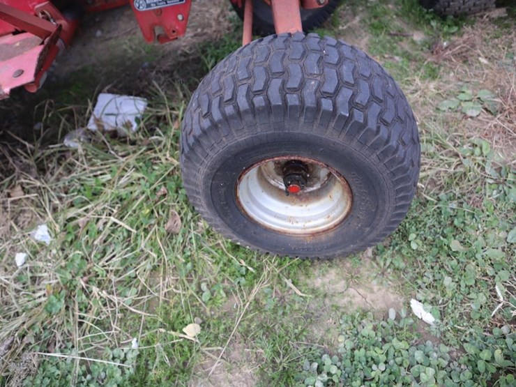 wheel-horse-lawn-&-garden-tractor-image-9