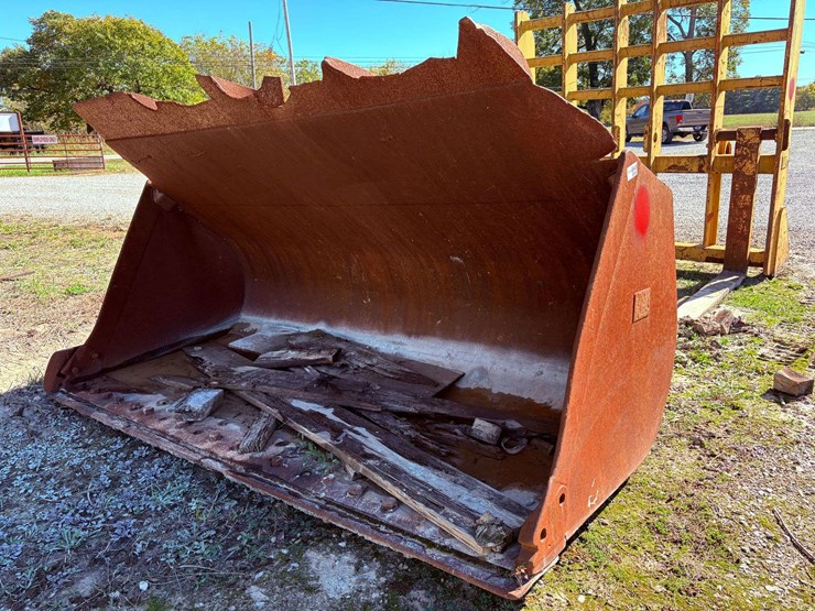 smooth-bucket-attachment-image-1