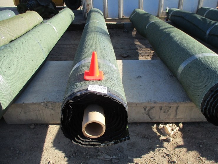 unused-roll-of-artificial-turf-image-1
