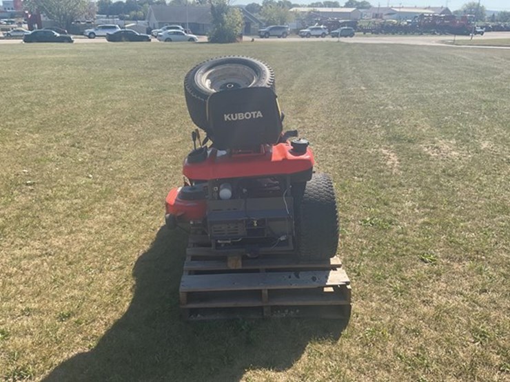 #42-•-2005-kubota-gr2000g-lawn-mower-image-4