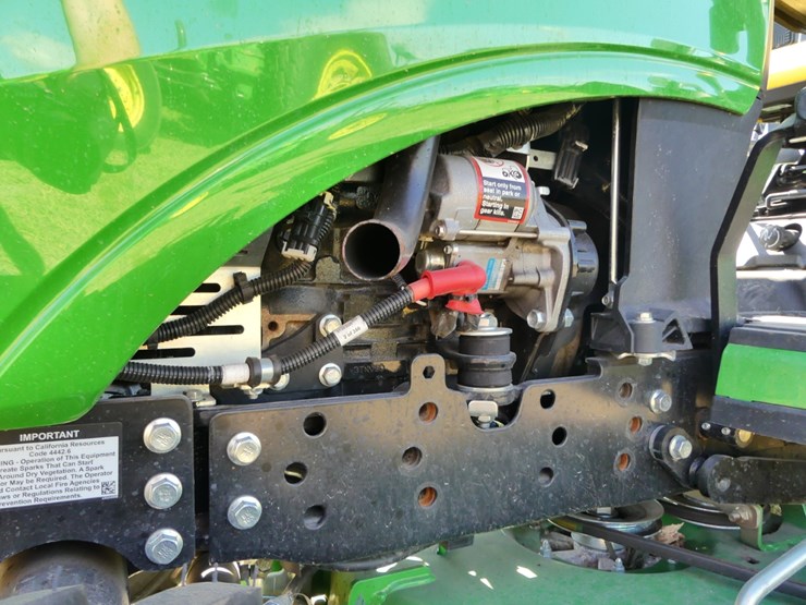 2025-john-deere-1025r-image-8