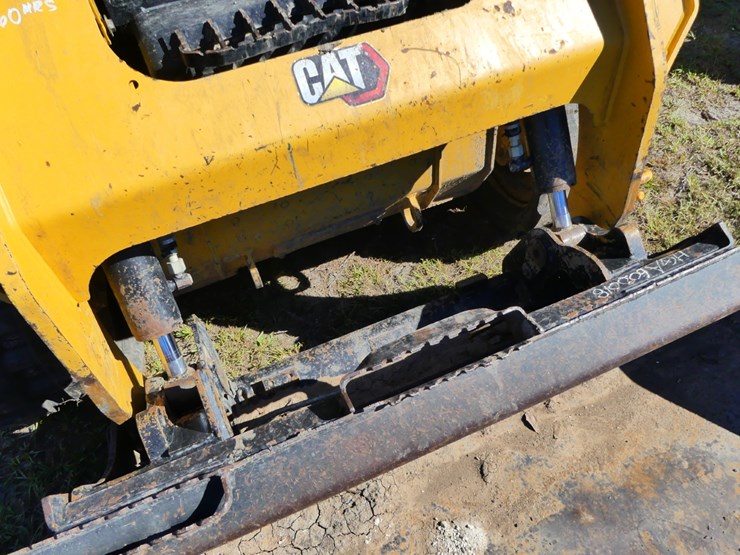 2022-caterpillar-259d3-image-11