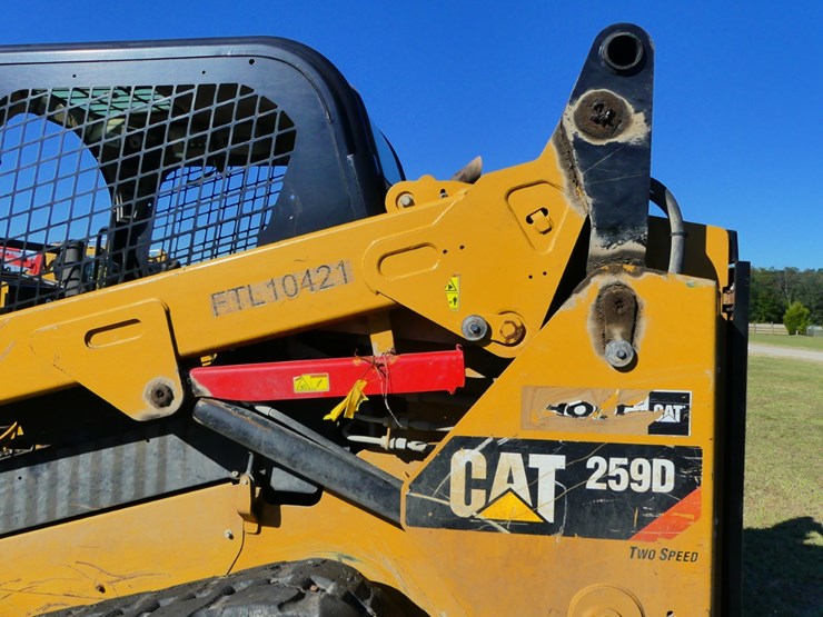 2017-caterpillar-259d-image-8