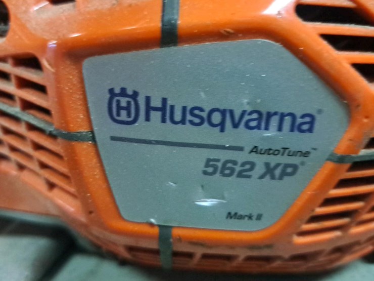 #107-•-husqvarna-562-xp-chainsaw-image-5