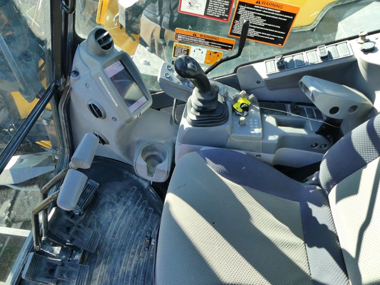 2018-deere-85g-image-16