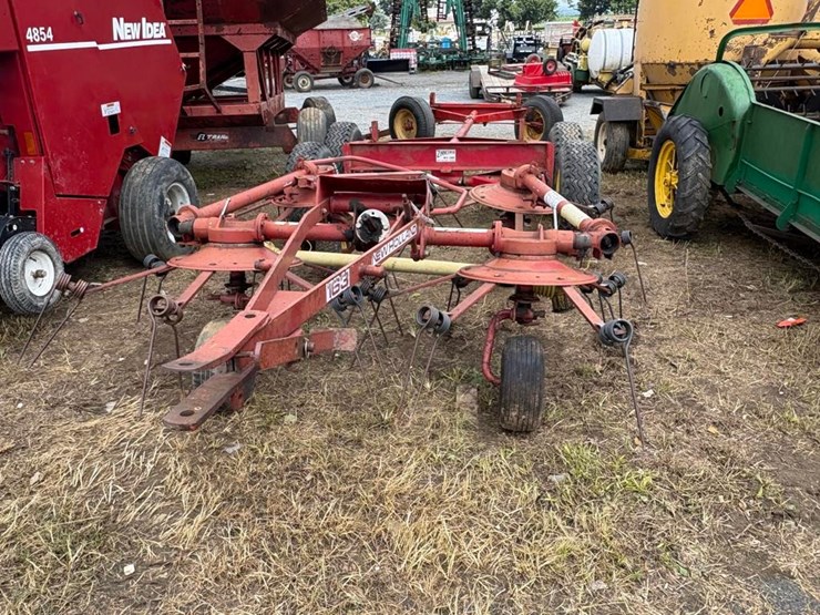 new-holland-162-image-1