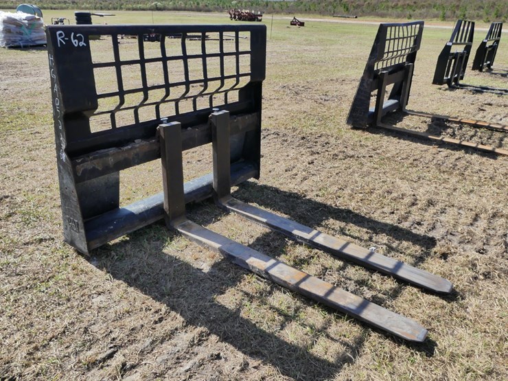 cat-quick-attach-forks-image-1