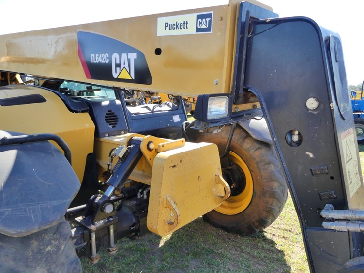 2015-caterpillar-tl642c-image-11