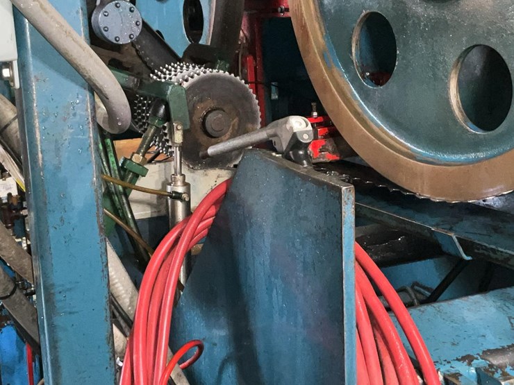 #170-•-2010-brewer-3-head-resaw-image-56