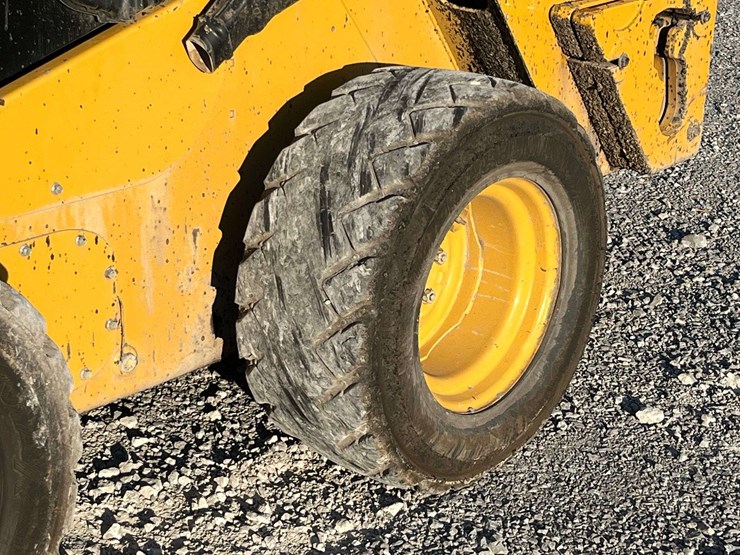 2022-caterpillar-262d3-image-8