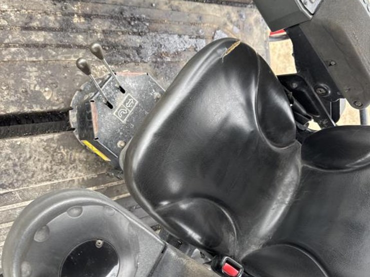 caterpillar-cb64b-image-32