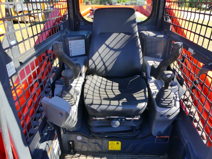 2023-kubota-svl97-2-image-13