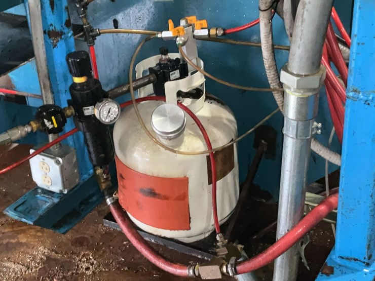 #170-•-2010-brewer-3-head-resaw-image-58