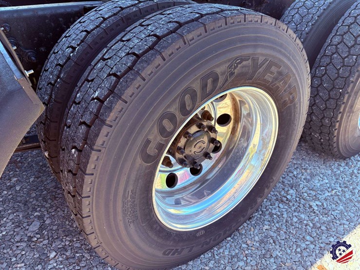 2017-international-prostar-image-10