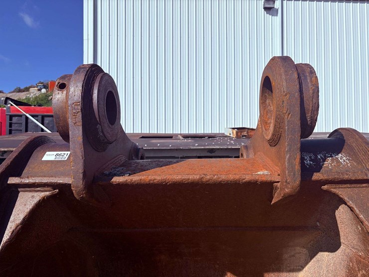 caterpillar-375-image-8