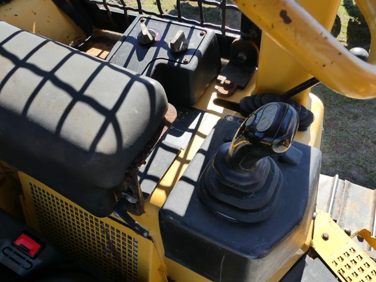 2007-caterpillar-d5g-lgp-image-13