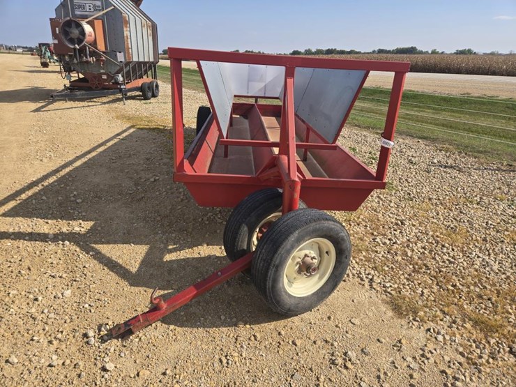 #5851-•-k-&-k-20'-feed-wagon-image-2