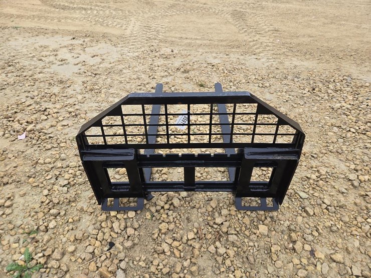 #5917-•-new-60"-skid-steer-pallet-forks-image-4