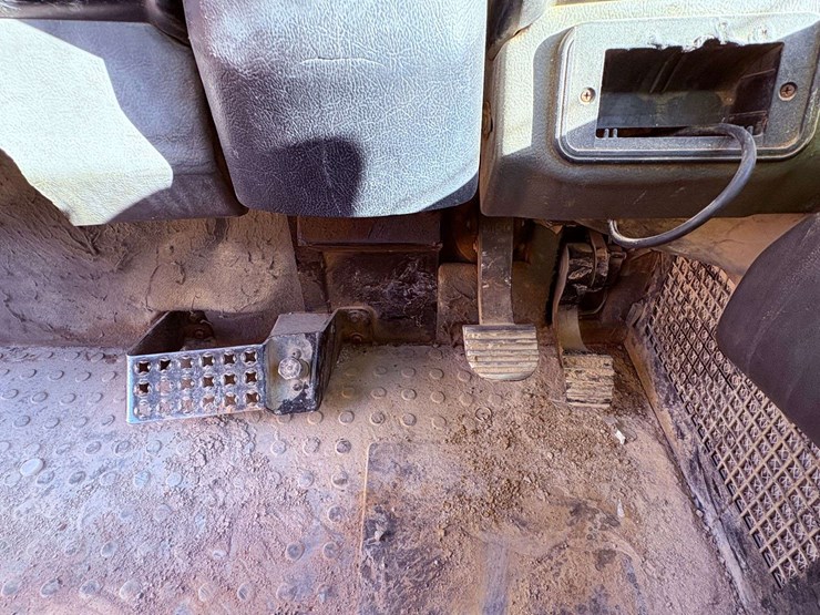 2007-caterpillar-740-image-48