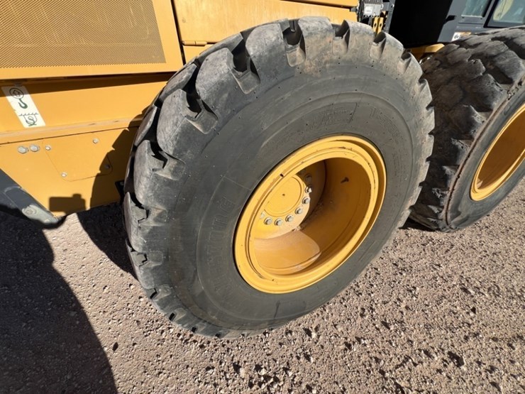 2018-deere-872gp-image-24