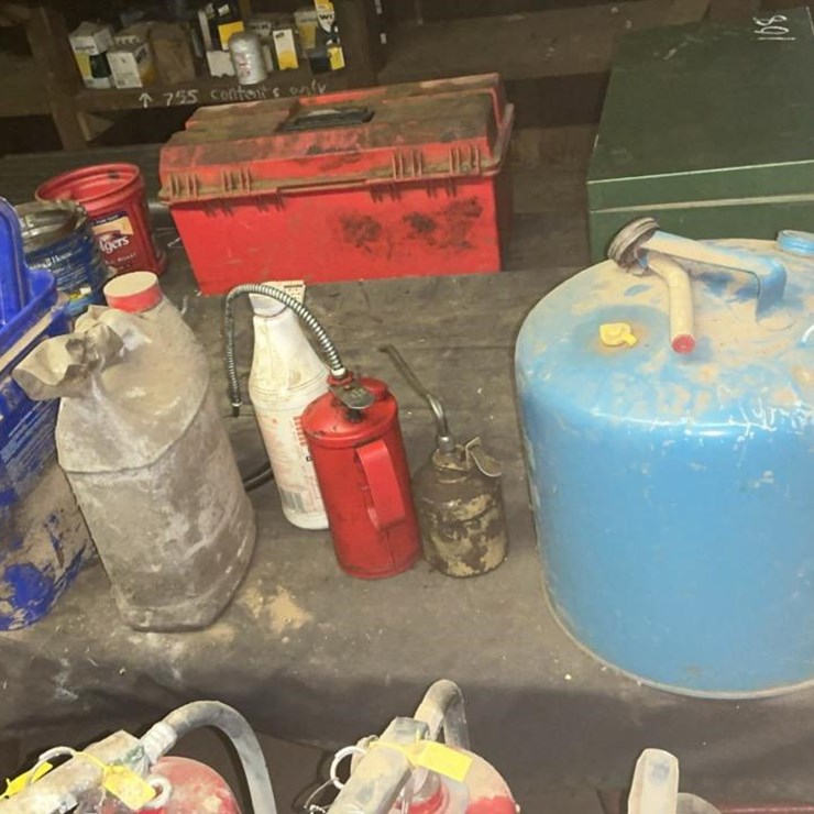 #769 • Oil Cans, and Assorted Parts