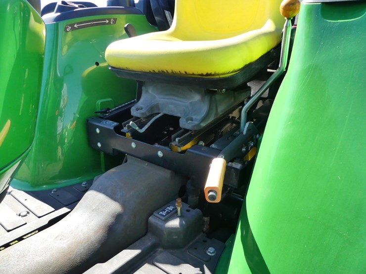 2021-john-deere-3025e-image-11
