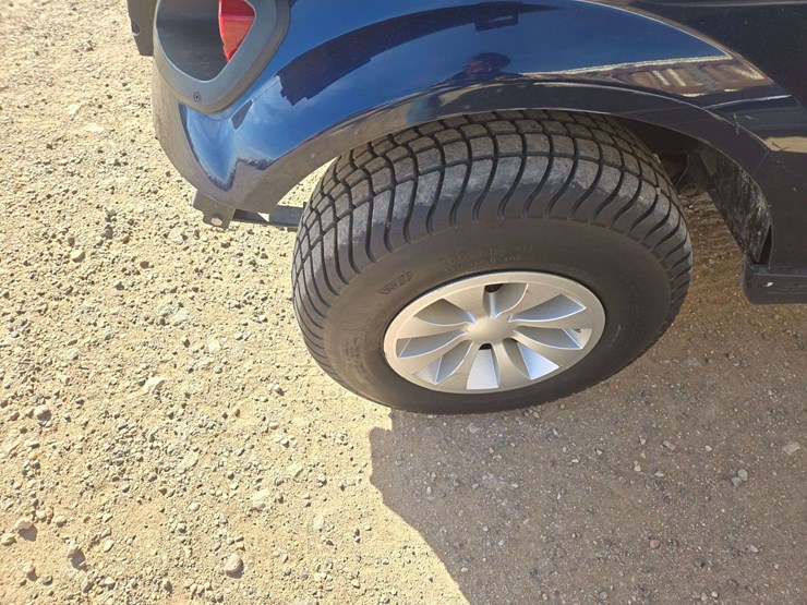 cushman-s61-shuttle-8-72-volt-golf-cart-image-8