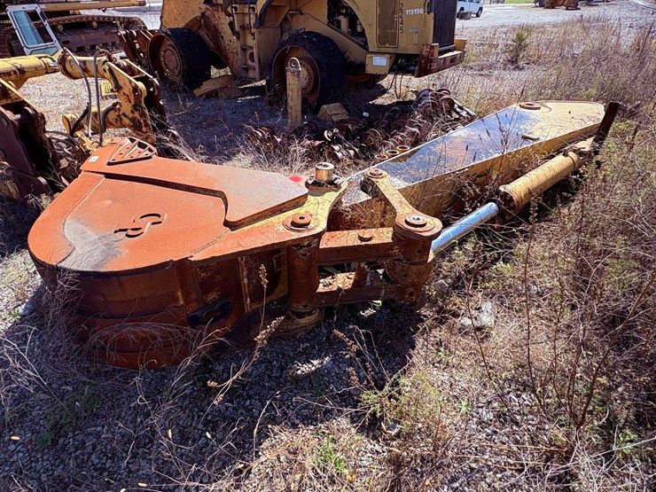 caterpillar-375-image-3