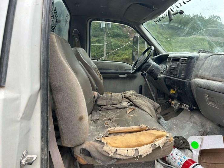 2000-ford-f650-image-54