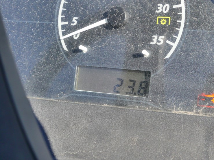 2022-john-deere-1025r-image-15