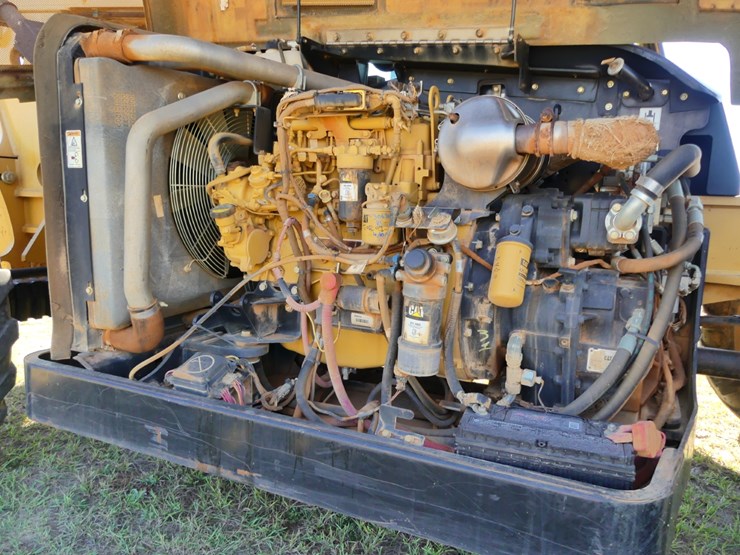 2015-caterpillar-tl642c-image-8
