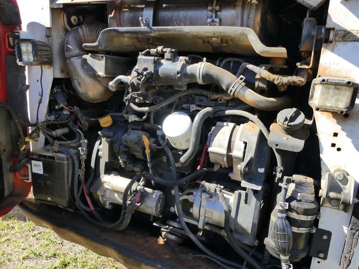 2019-bobcat-t870-image-9