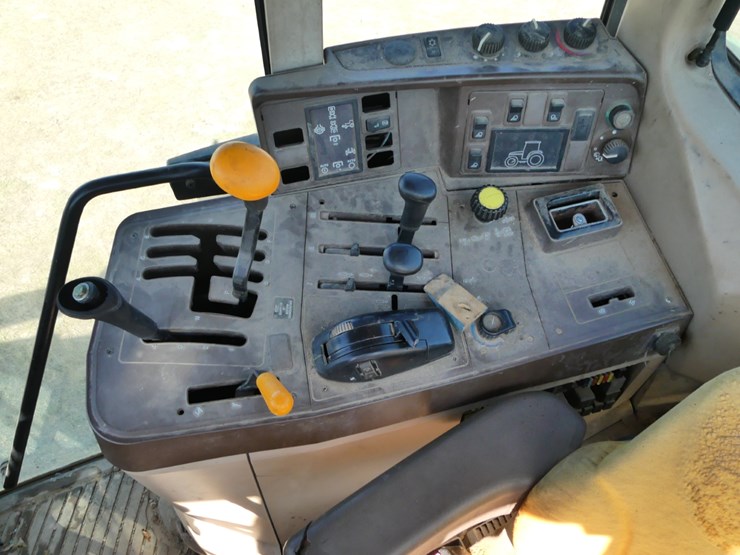 2001-john-deere-6210-image-14
