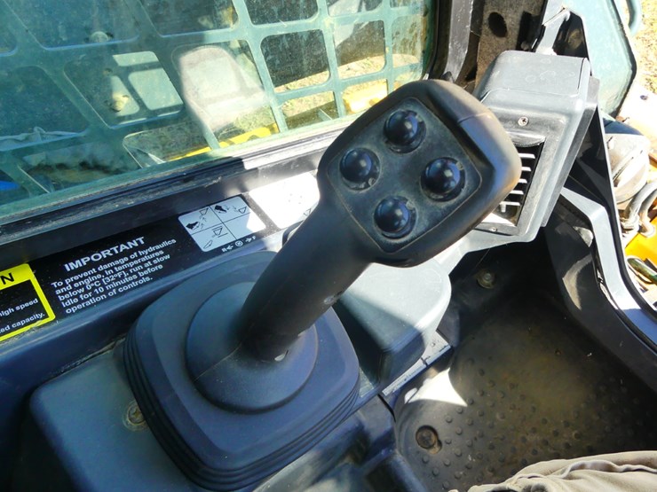 2021-deere-331g-image-15