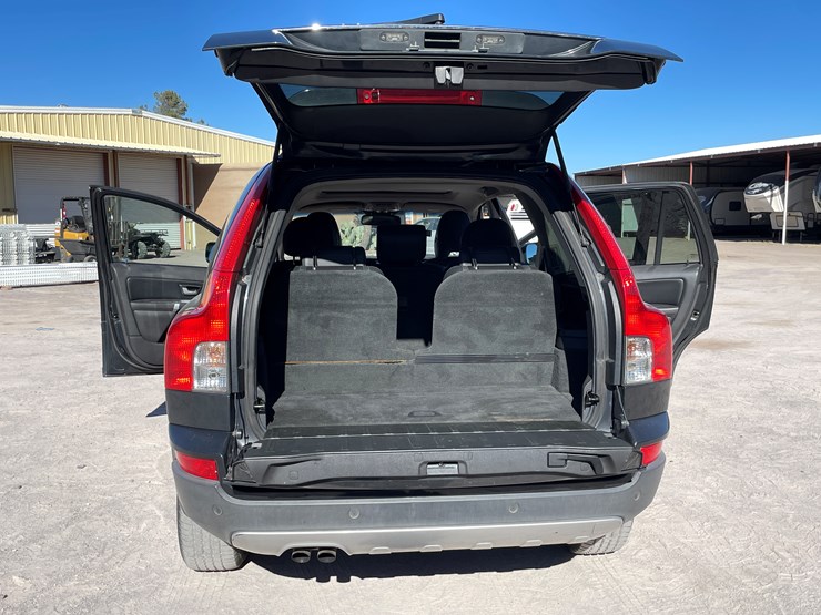 2010-volvo-xc90-image-92