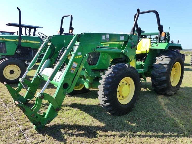 2014-john-deere-5055e-image-2