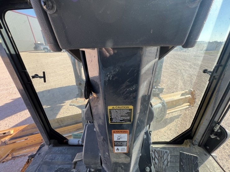 2018-deere-872gp-image-54