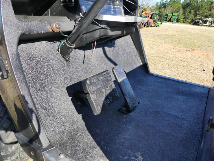 ez-go-golf-cart-image-11