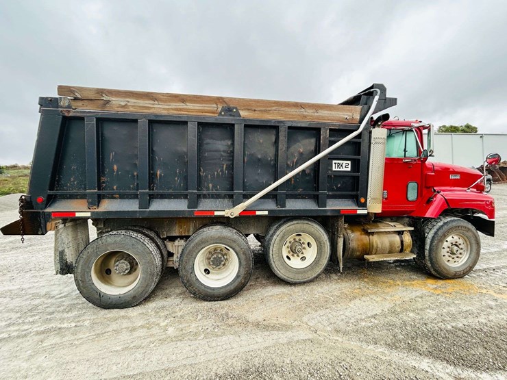 1997-international-paystar-5000-image-6