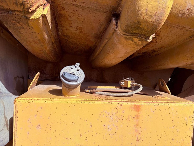 1994-caterpillar-773b-image-21