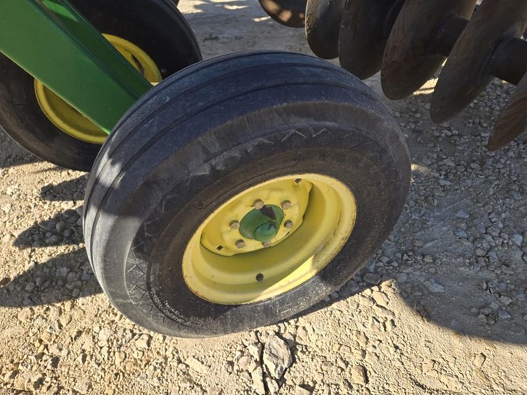 john-deere-637-image-10