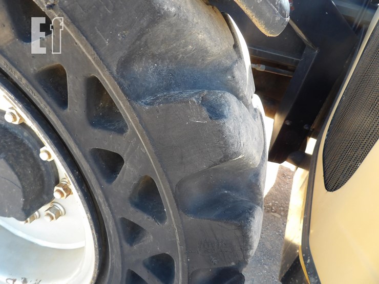 caterpillar-tl642-image-12